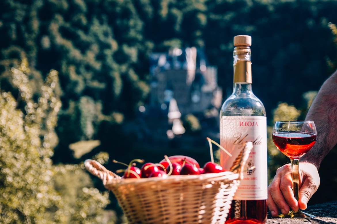Lebe jeden Moment | Burg Eltz mit Rioja